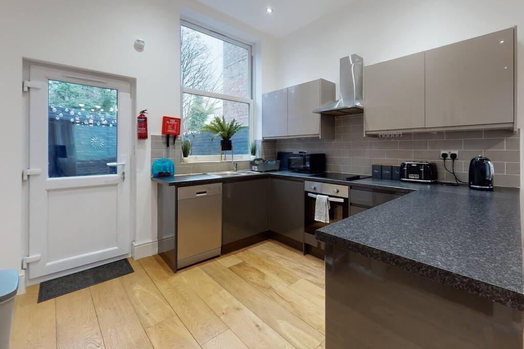 Lovely 2 Bedroom Apartment Near Highgate Station Londen Buitenkant foto