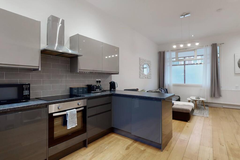 Lovely 2 Bedroom Apartment Near Highgate Station Londen Buitenkant foto