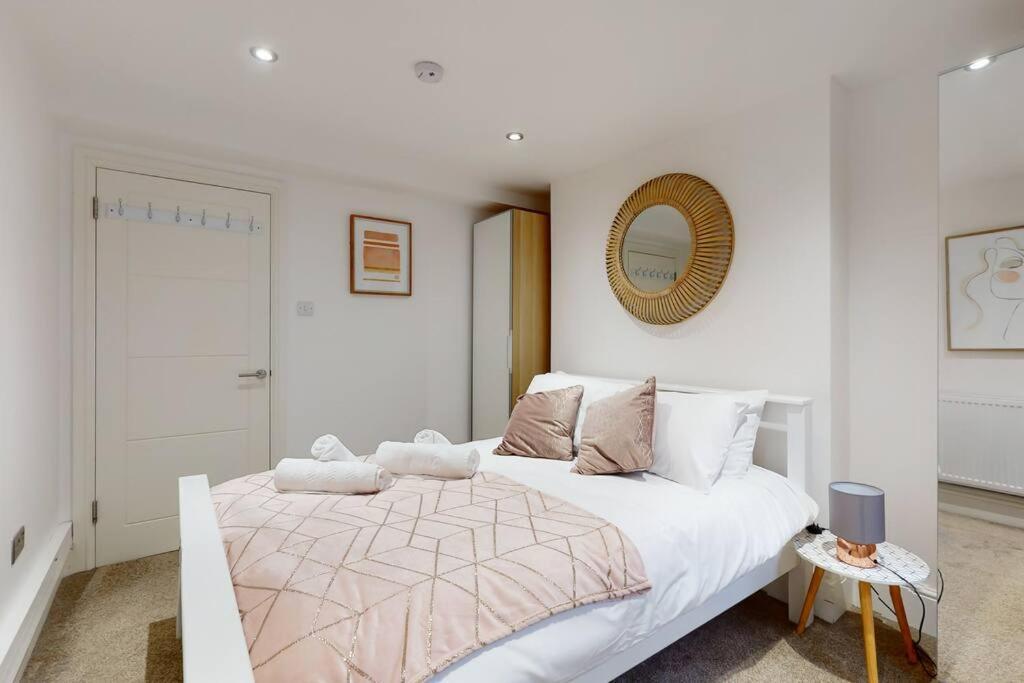 Lovely 2 Bedroom Apartment Near Highgate Station Londen Buitenkant foto